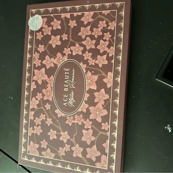 Ace Beaute Mystic Romance Eyeshadow Palette with Matte and Shimmery Shades - Picture 4 of 5